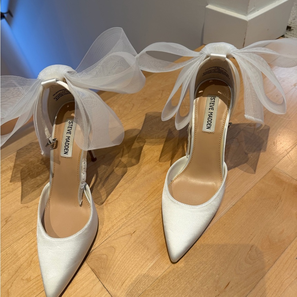 Steve Madden Ivory Heels with Bow Detail